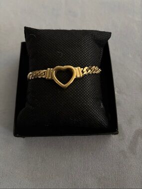 Golden Heart Link Bracelet for Women